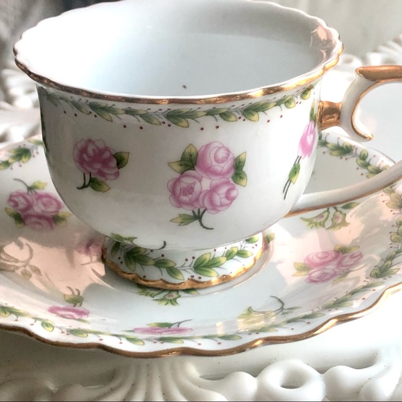 Sweet Shabby Chic Style Pink Roses Teacup & Saucer - Picture 7 of 9